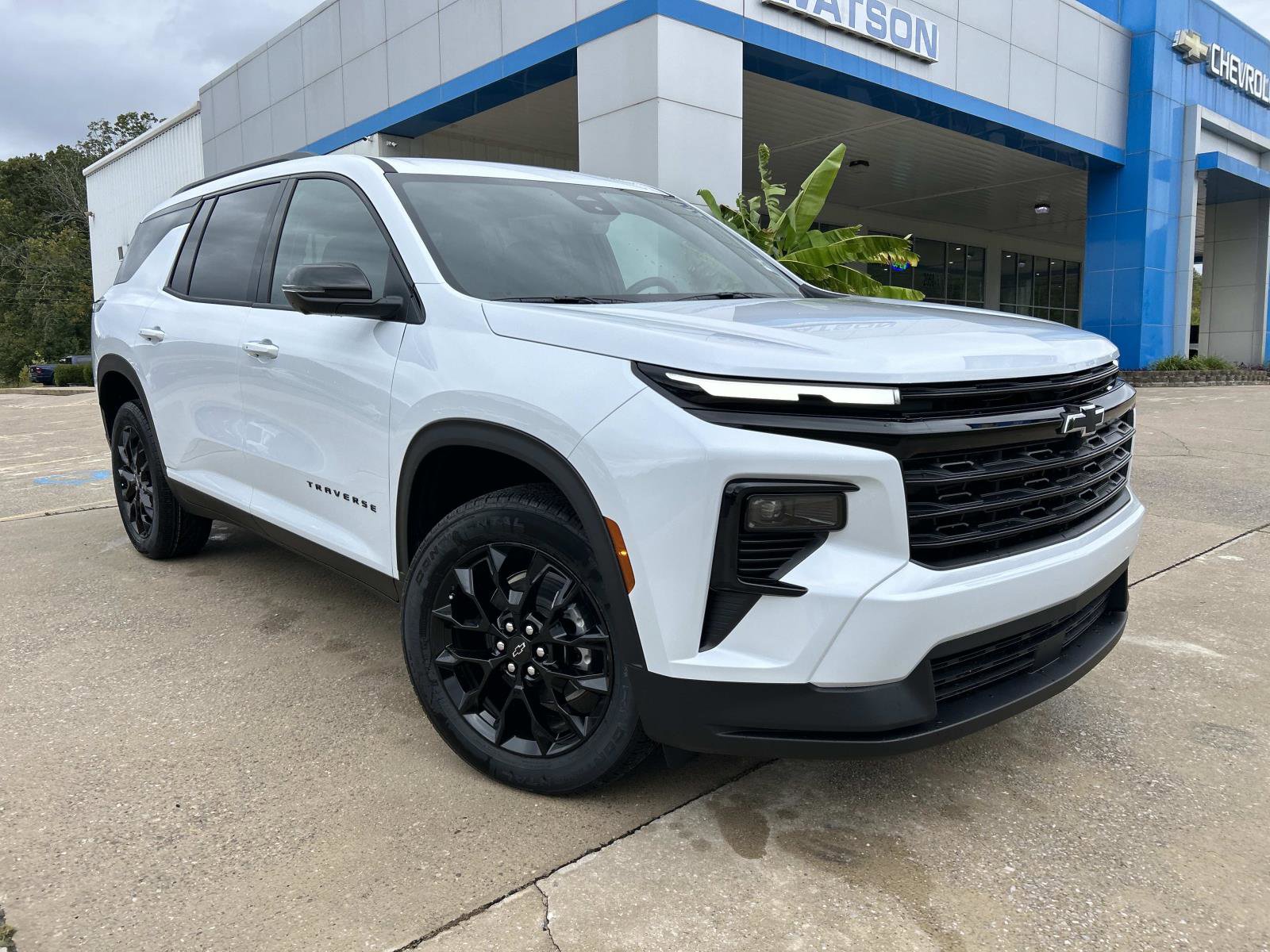 2026 Chevrolet Traverse photo 2