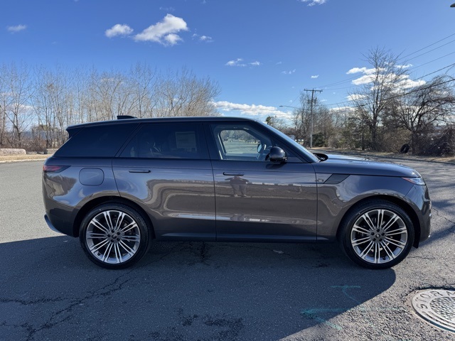 2025 Land Rover Range Rover Sport SE photo 4