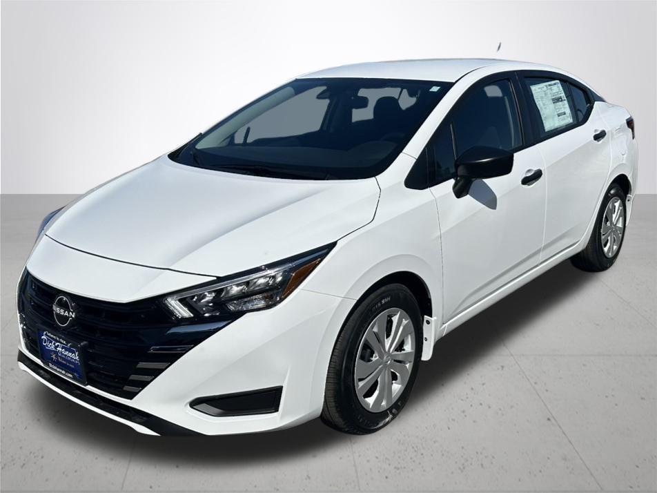 2025 Nissan Versa 1.6 S photo 2