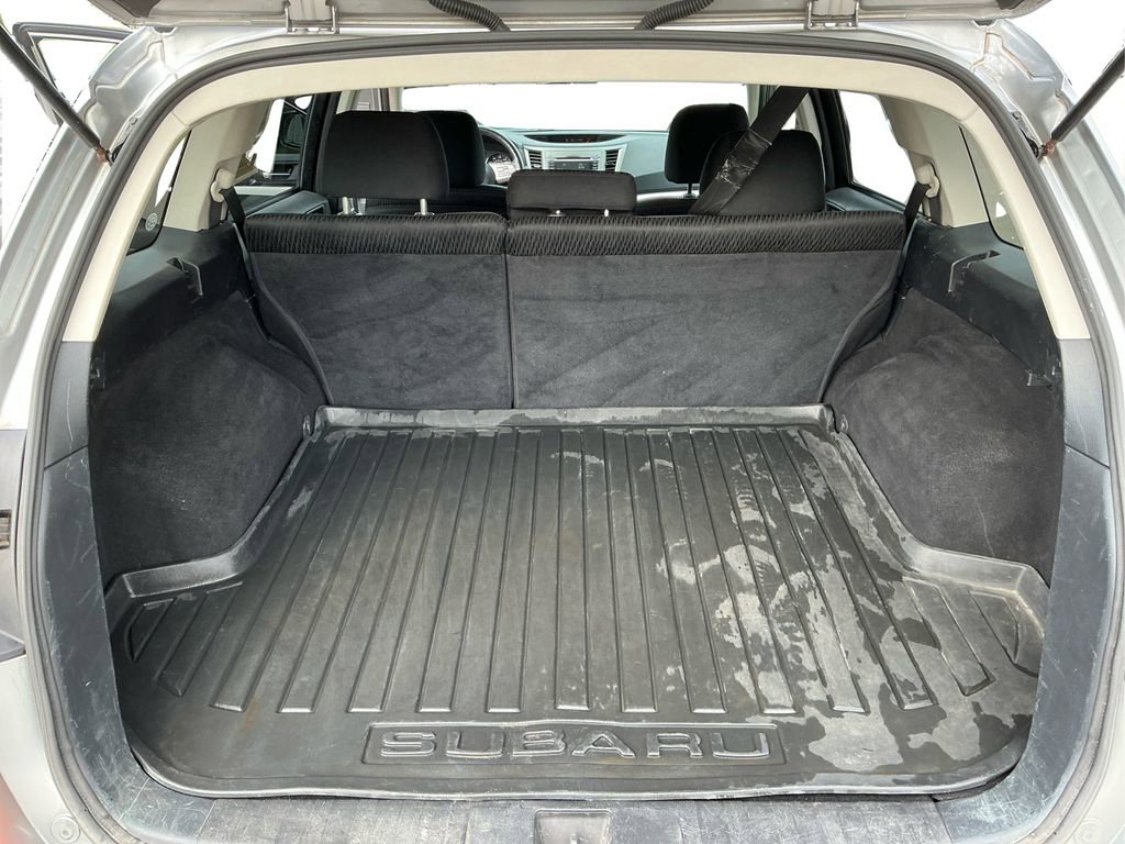 2011 Subaru Outback 2.5i Premium photo 20