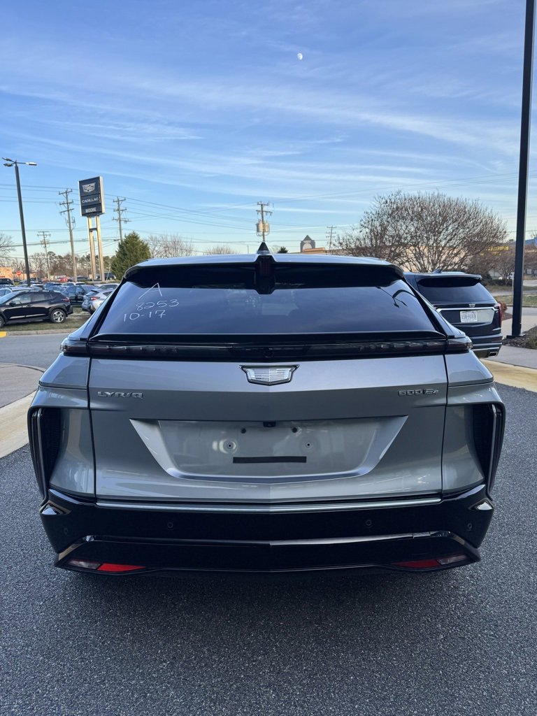 2024 Cadillac Lyriq Luxury photo 4