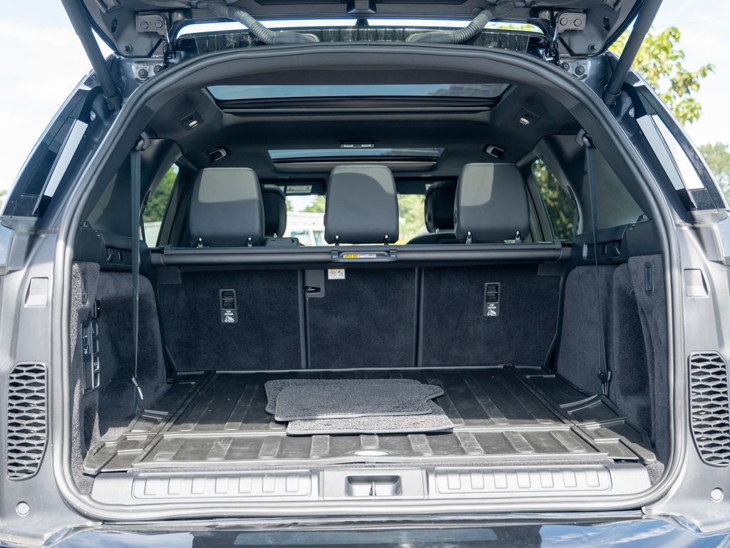 2024 Land Rover Discovery SE photo 33