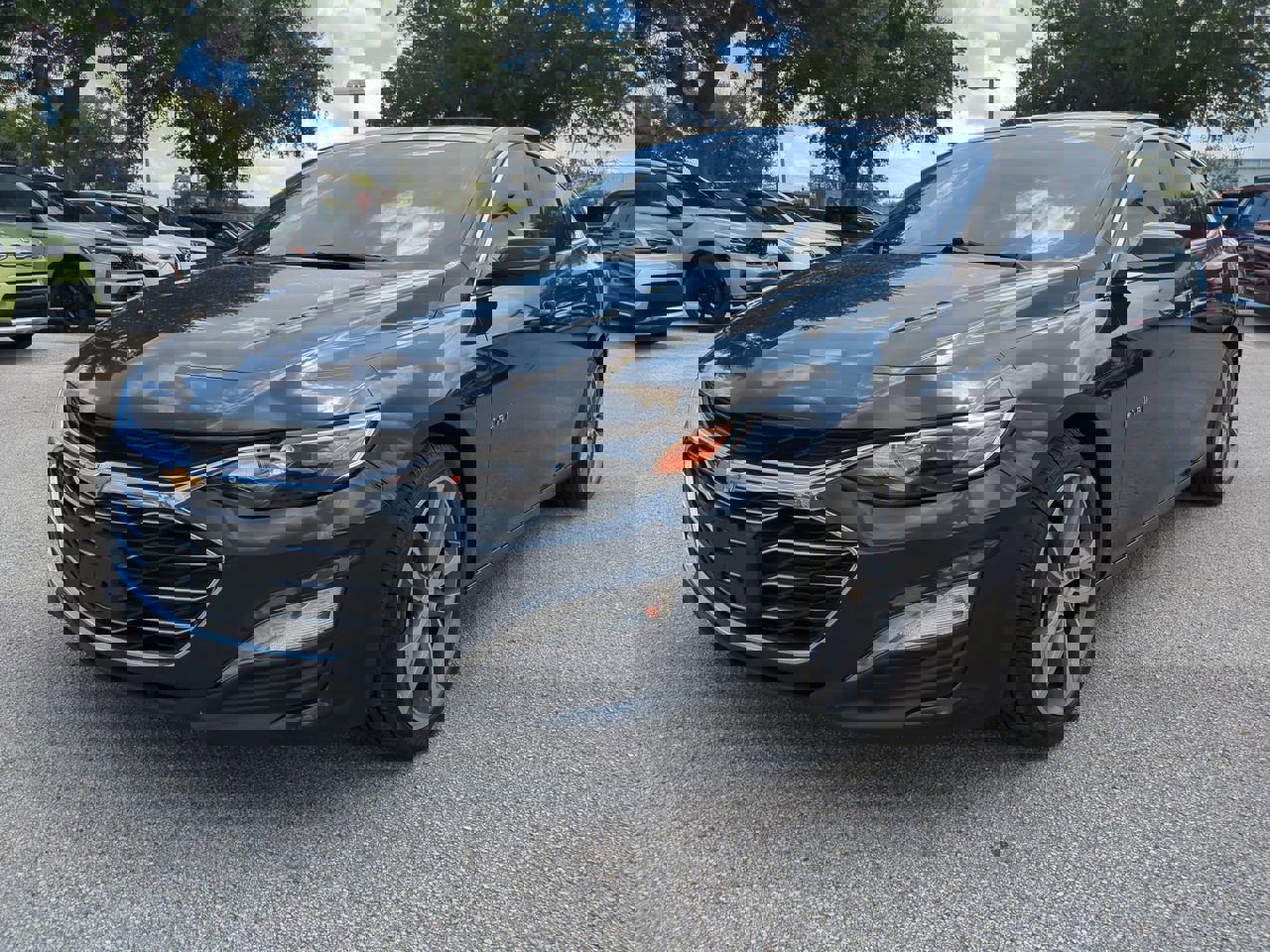 1G1ZD5ST2NF181082
