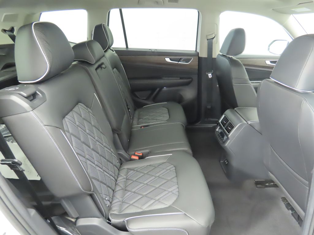 2025 Volkswagen Atlas SEL Premium R-Line photo 22