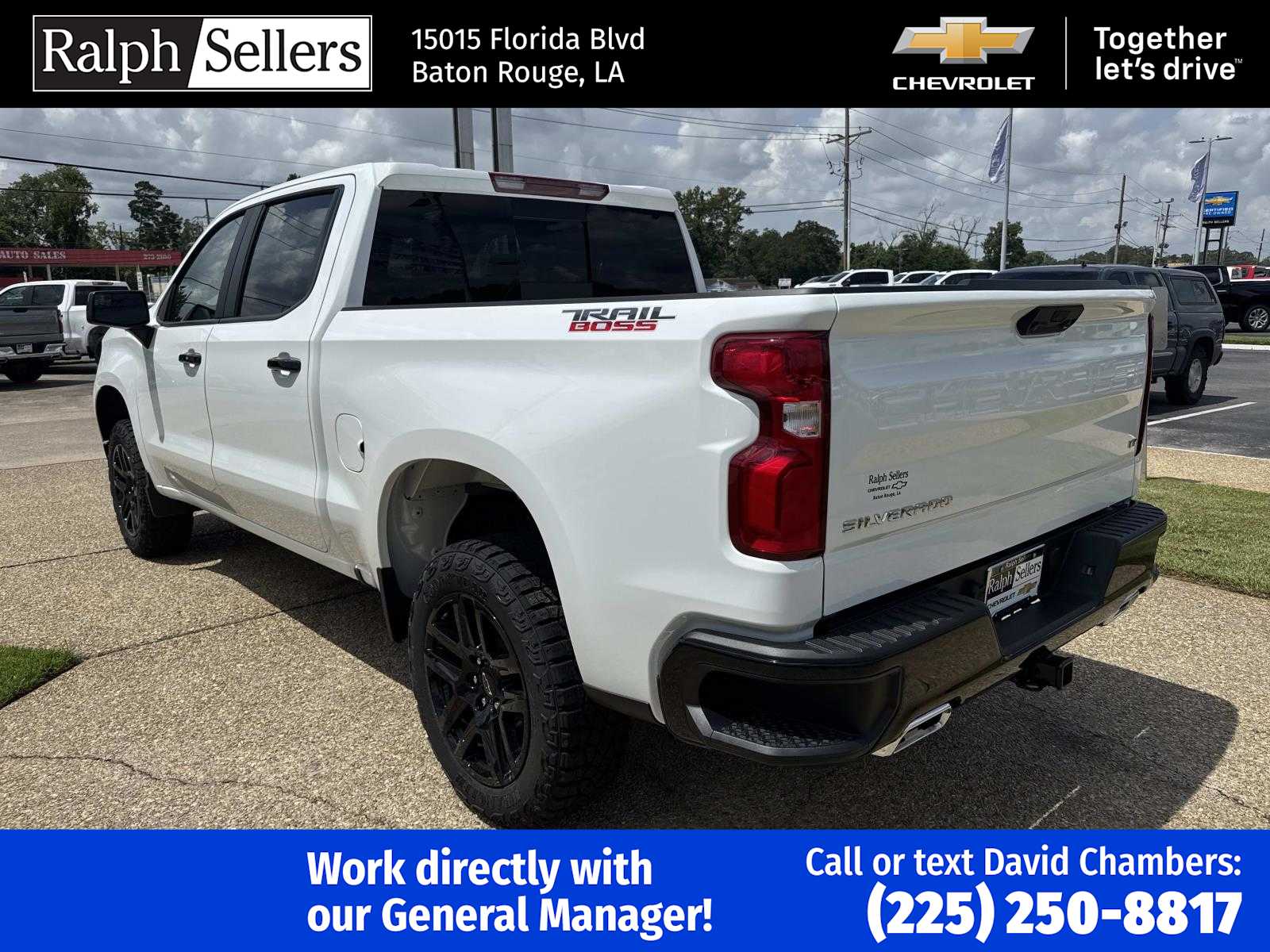2025 Chevrolet Silverado 1500 LT Trail Boss photo 2