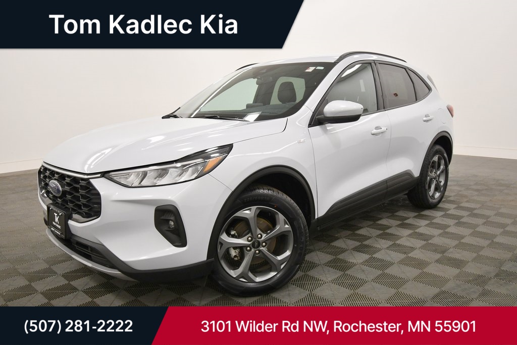 2025 Ford Escape ST-Line Select's photo