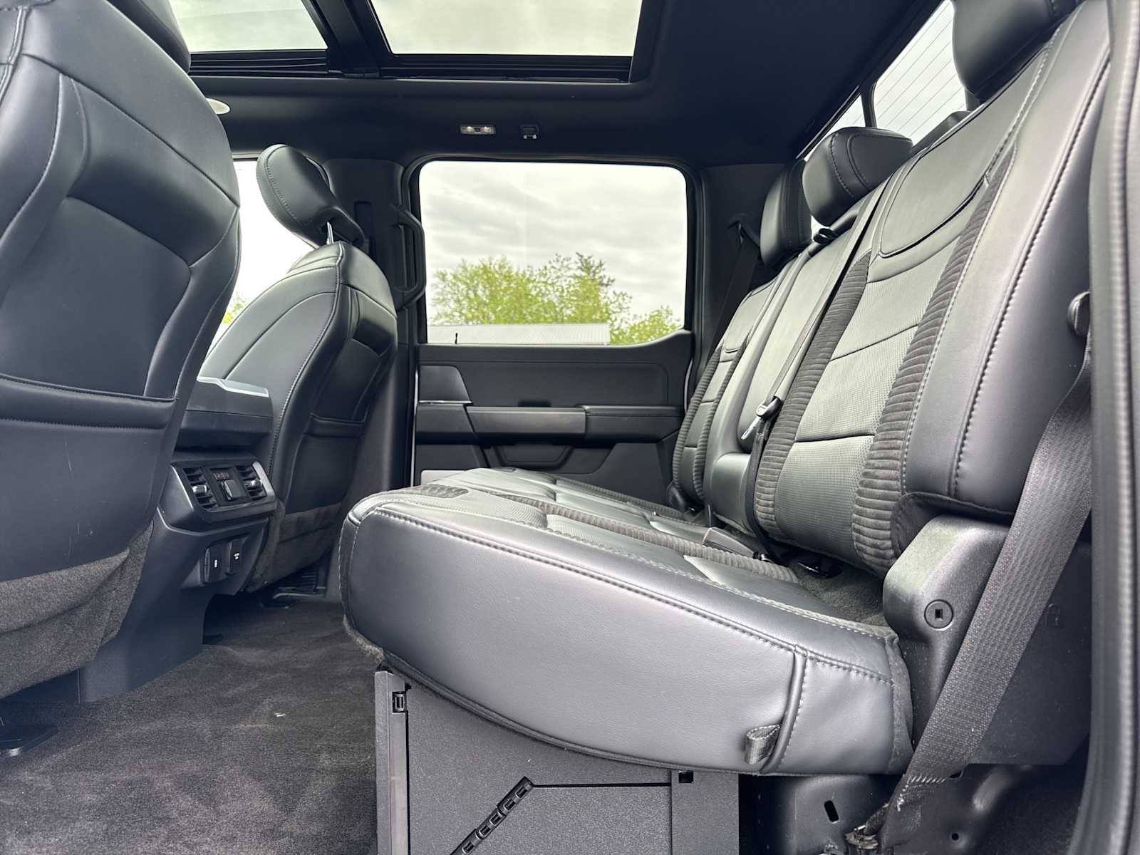 2023 Ford F-150 Raptor photo 44