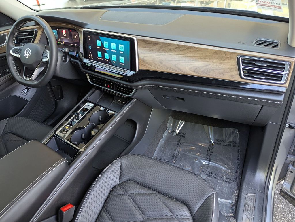 2024 Volkswagen Atlas SE Technology photo 21