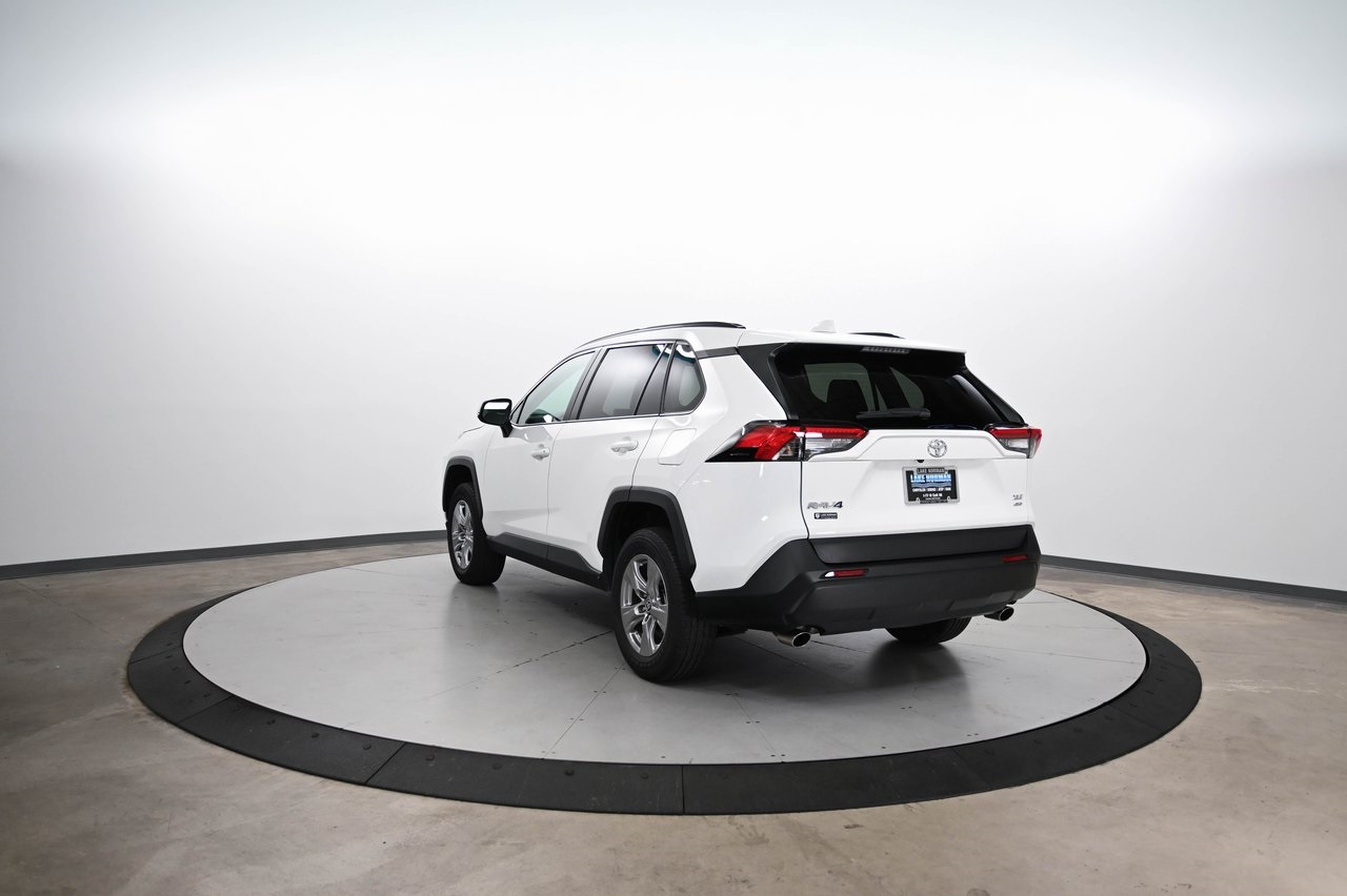 2023 Toyota RAV4 XLE photo 4