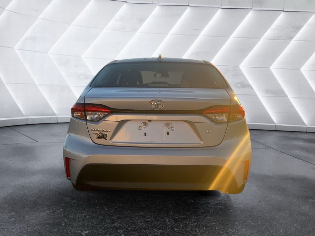 2023 Toyota Corolla LE photo 3