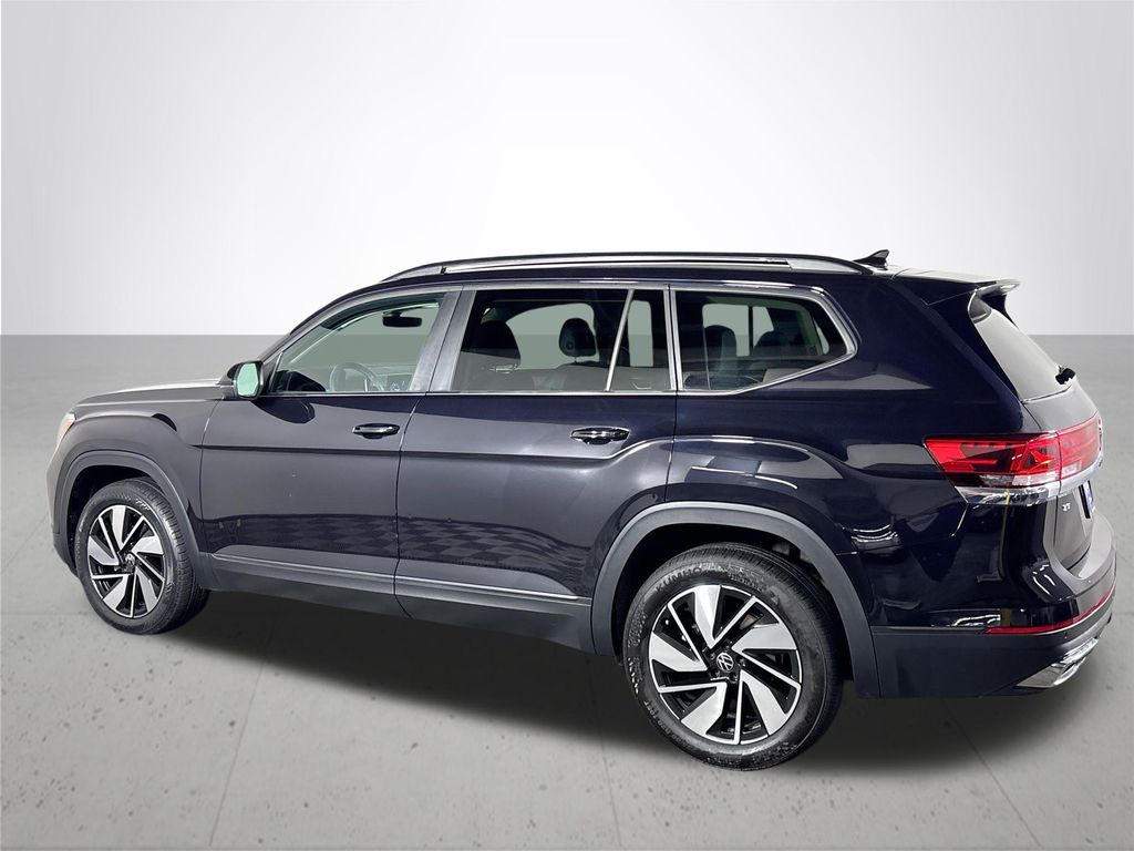 2024 Volkswagen Atlas SE Technology photo 8