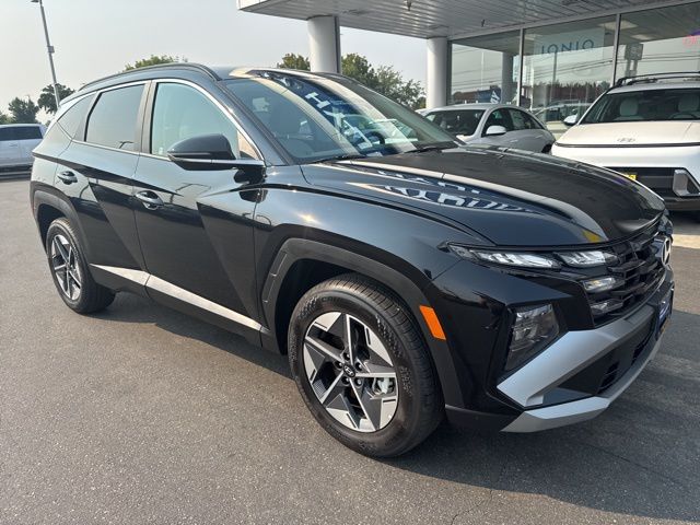 2025 Hyundai Tucson SEL Convenience photo 2