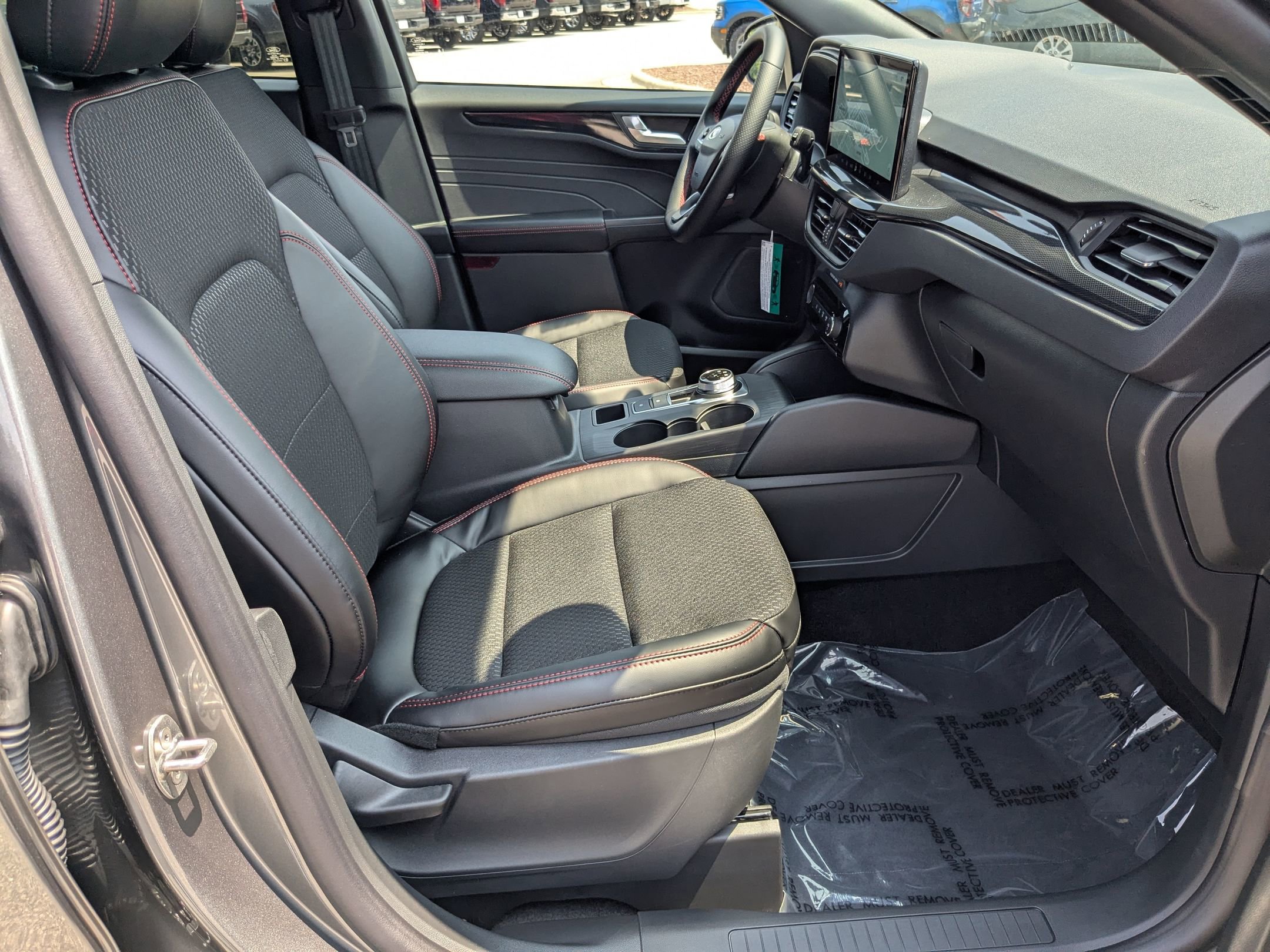 2025 Ford Escape ST-Line photo 33