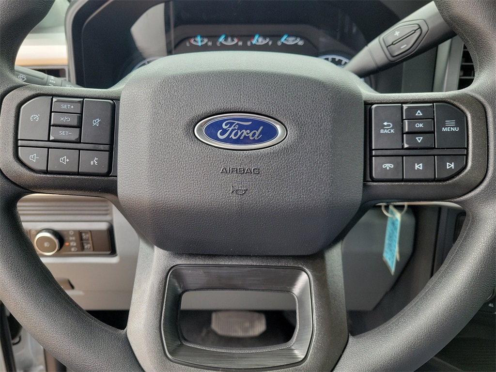 2025 Ford F-350 photo 24