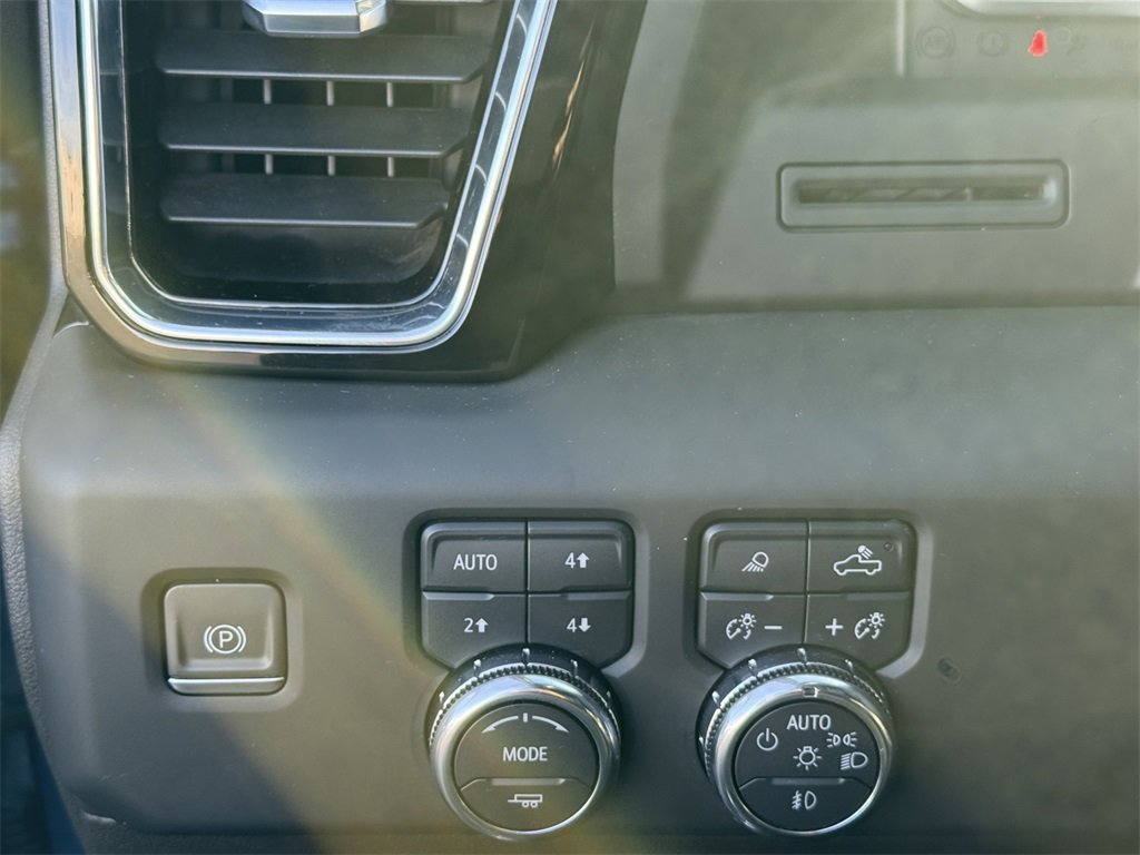 2023 GMC SIERRA - Image 18