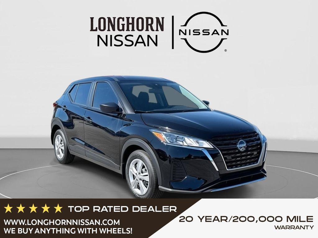 2025 Nissan KICKS PLAY Base's photo