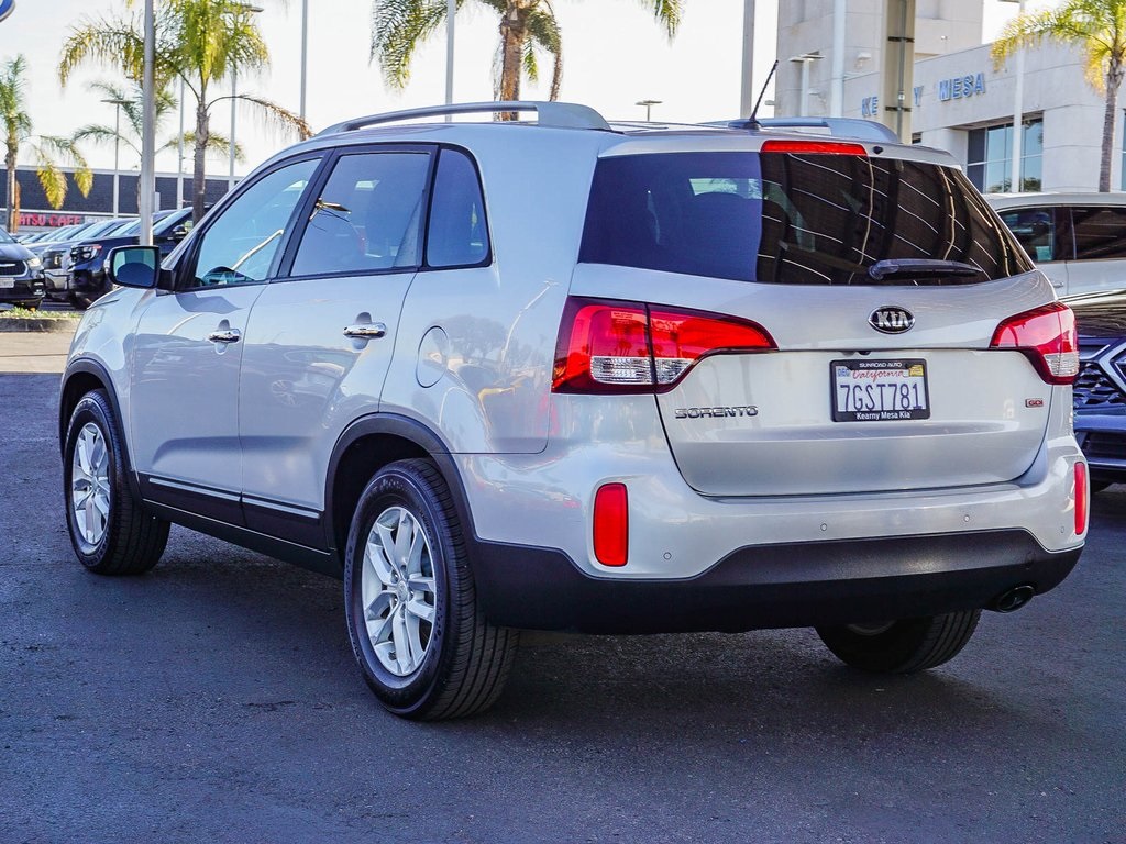 2015 Kia Sorento LX photo 2