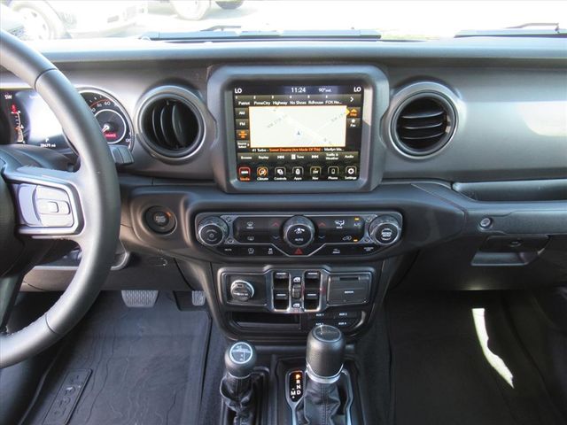 2023 Jeep Gladiator Willys photo 20