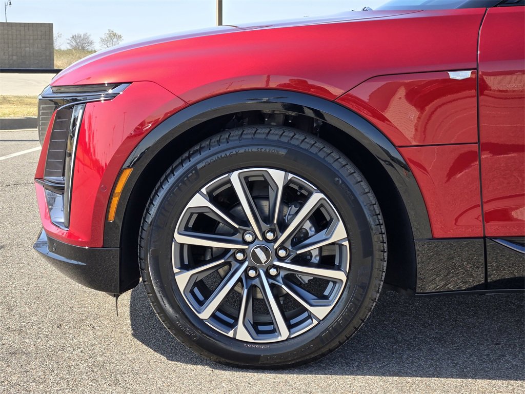 2025 Cadillac Lyriq Sport photo 8