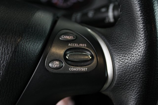 2014 Nissan Pathfinder SL photo 21