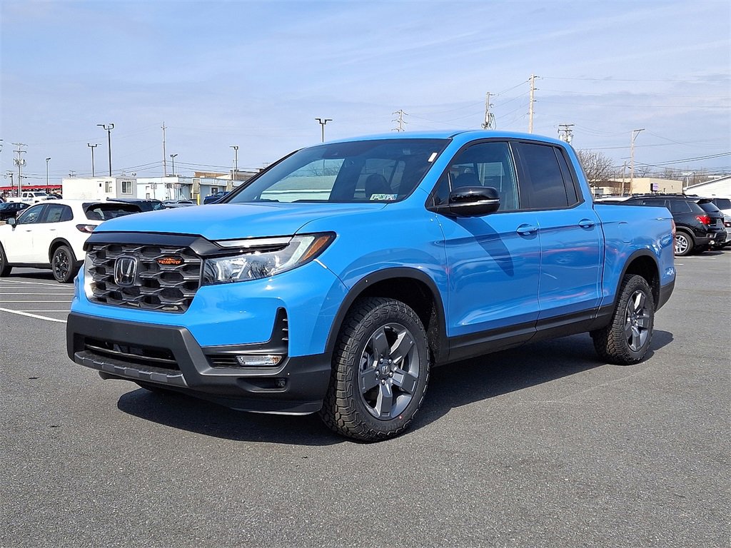 2025 Honda Ridgeline TrailSport photo 2