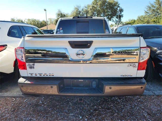2019 Nissan Titan Platinum Reserve photo 3