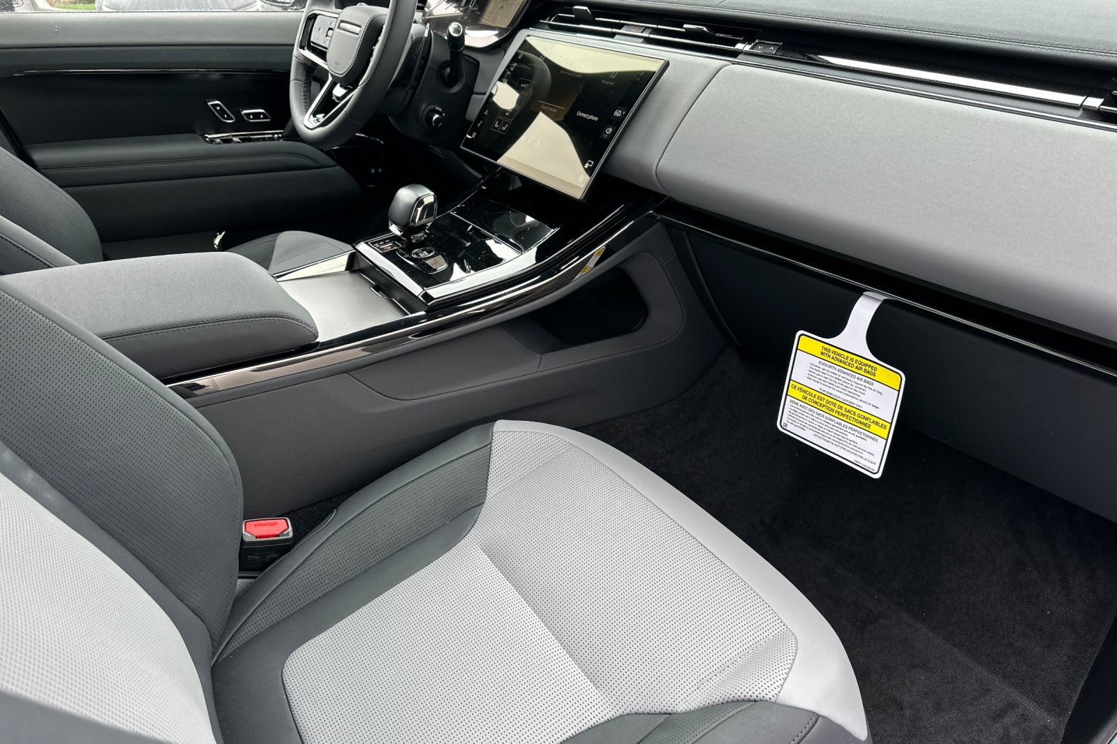 2025 Land Rover Range Rover Sport photo 16