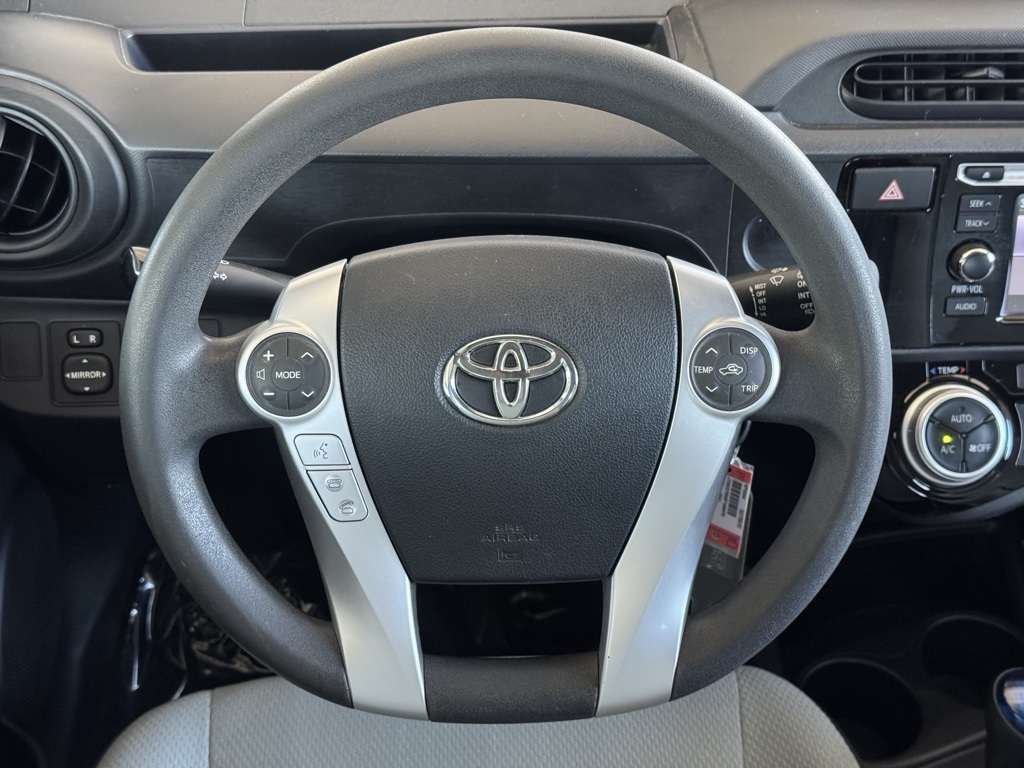 2015 Toyota Prius C One photo 18
