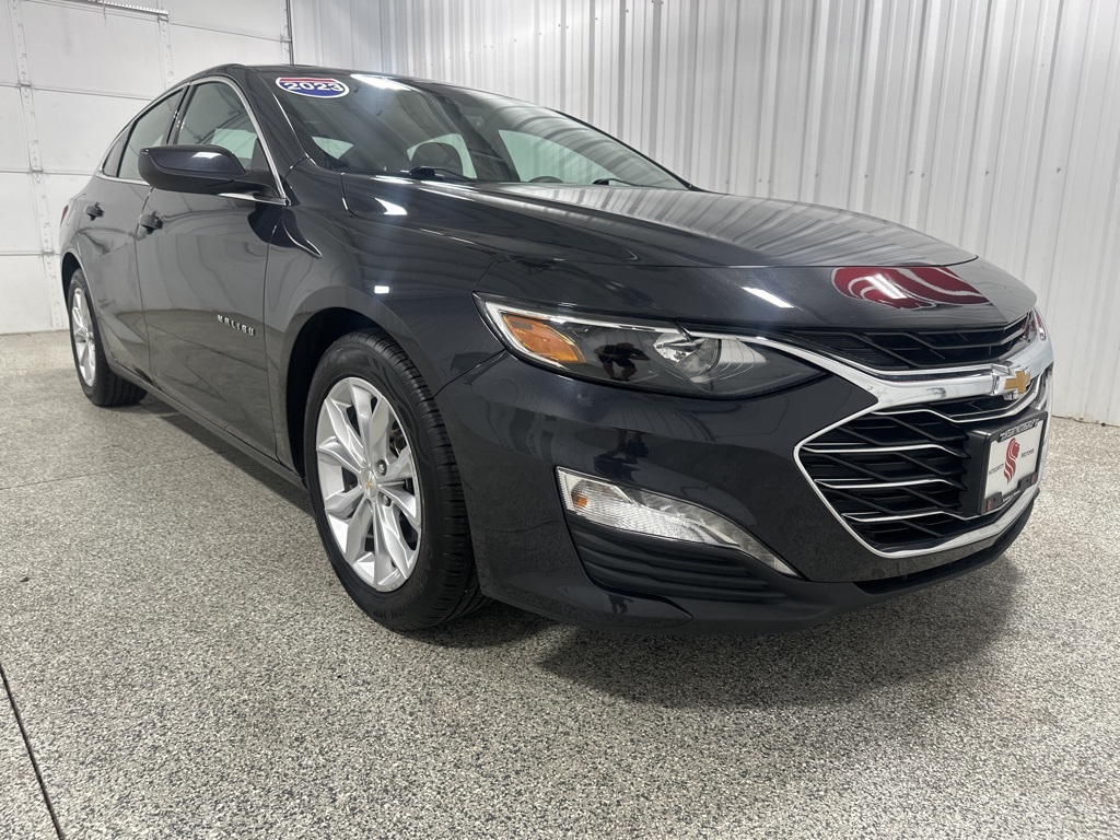 2023 Chevrolet Malibu 1LT photo 3