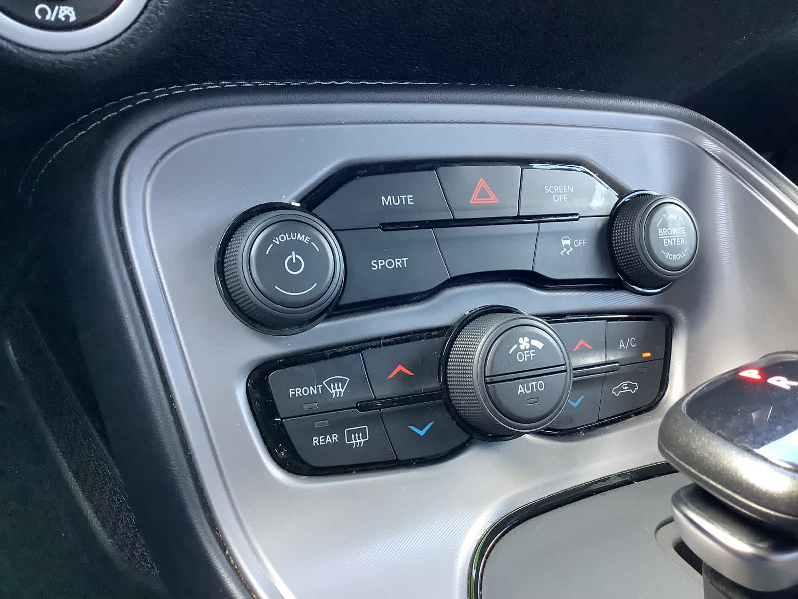 2023 Dodge Challenger SXT photo 17