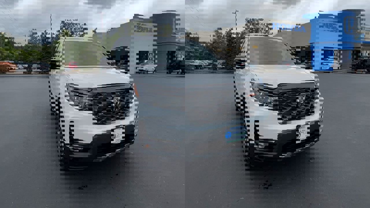 2025 Honda Ridgeline TrailSport photo 3