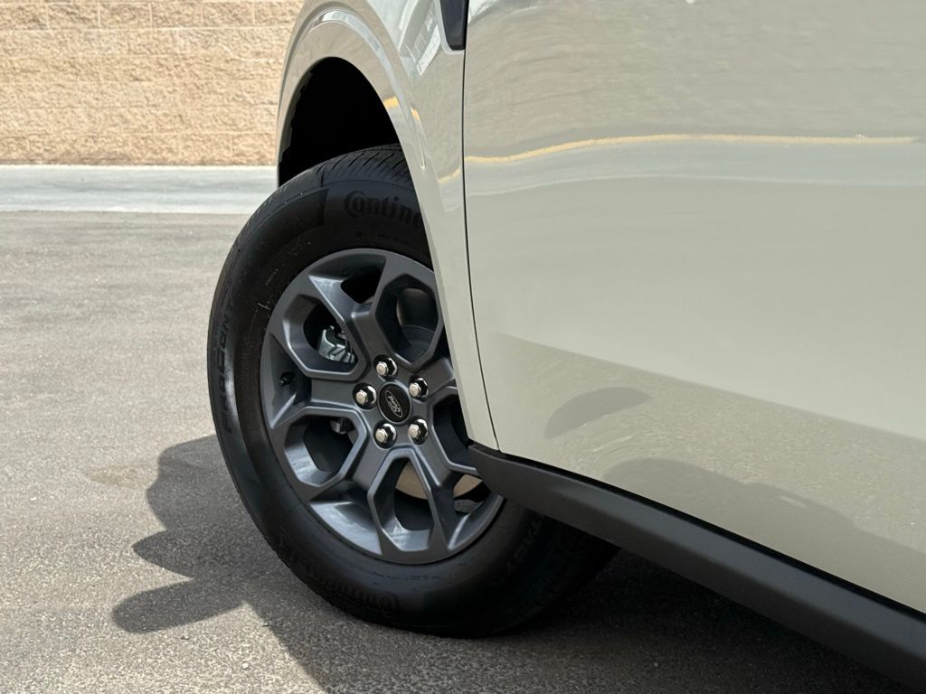 2025 Ford Maverick XLT photo 17