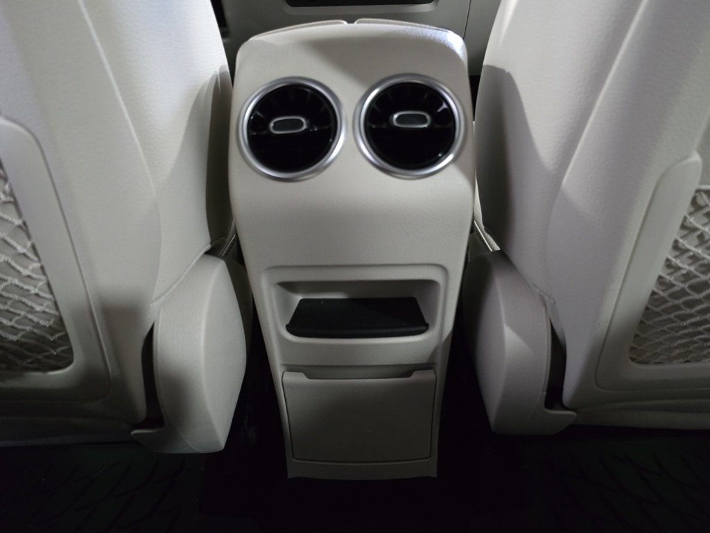 2021 Mercedes Benz GLB 250 photo 27