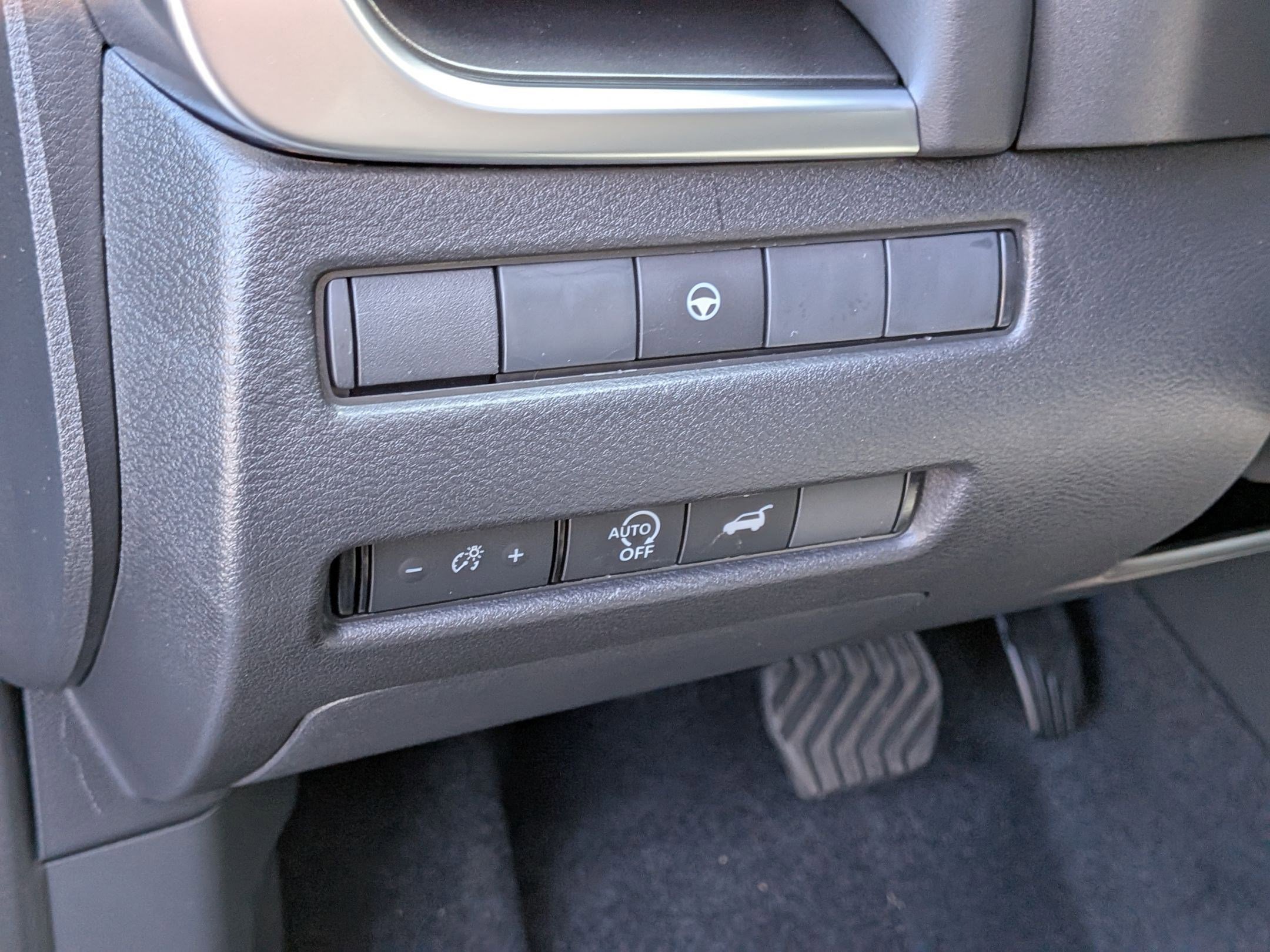 2026 Nissan Rogue SV photo 13
