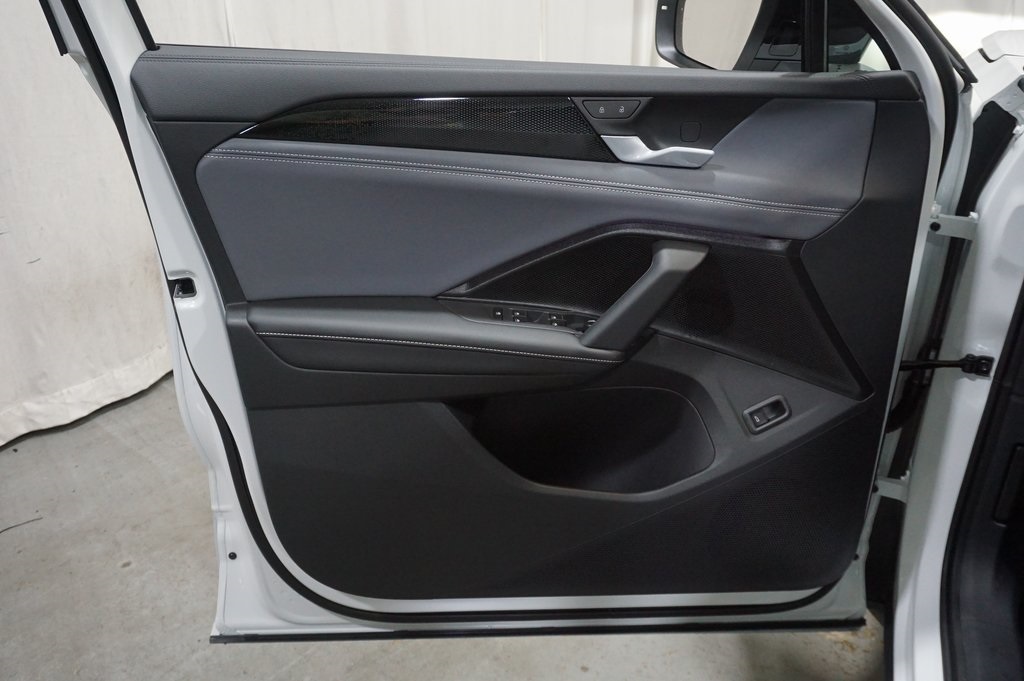 2025 Volkswagen Tiguan SE R-Line Black photo 22