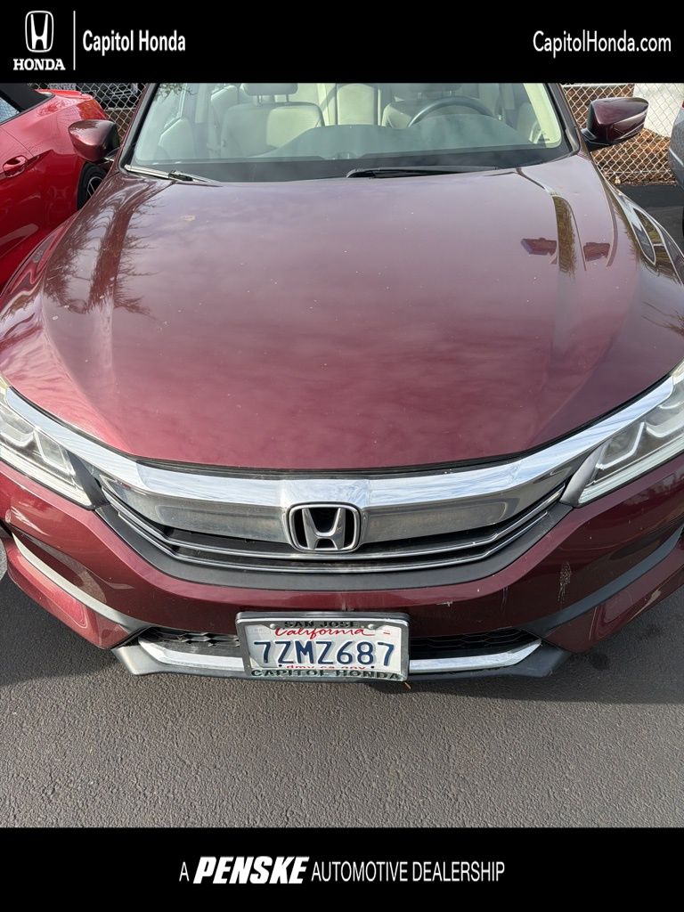 2017 Honda Accord LX's photo