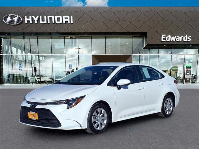 2025 Toyota Corolla LE's photo