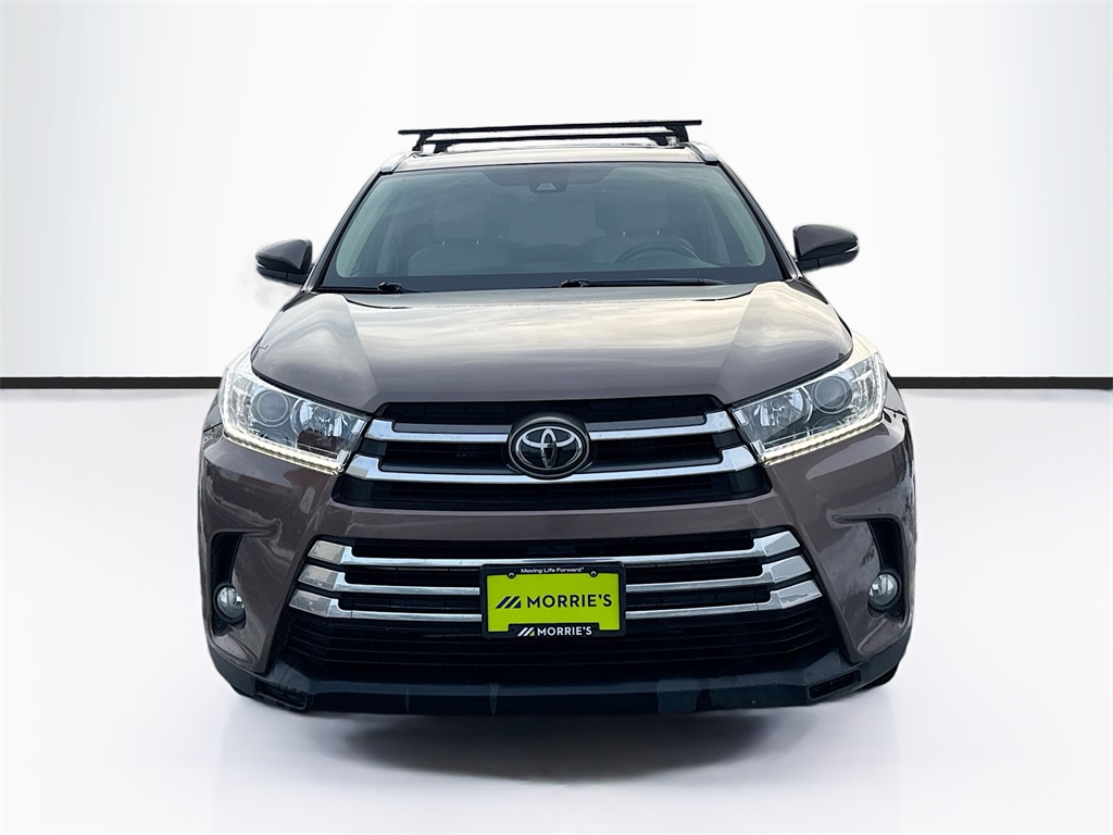 2017 Toyota Highlander Limited Platinum photo 2