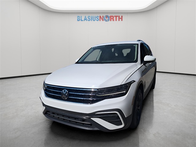 2024 Volkswagen Tiguan SE's photo