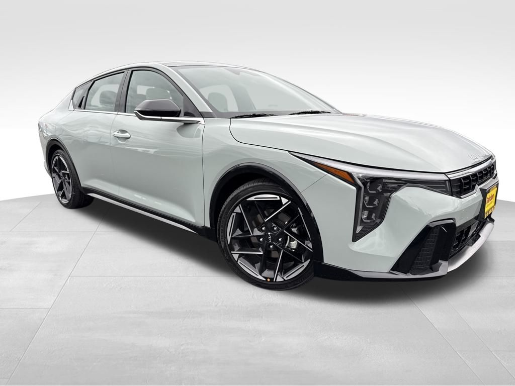 2025 Kia K4 GT-Line's photo