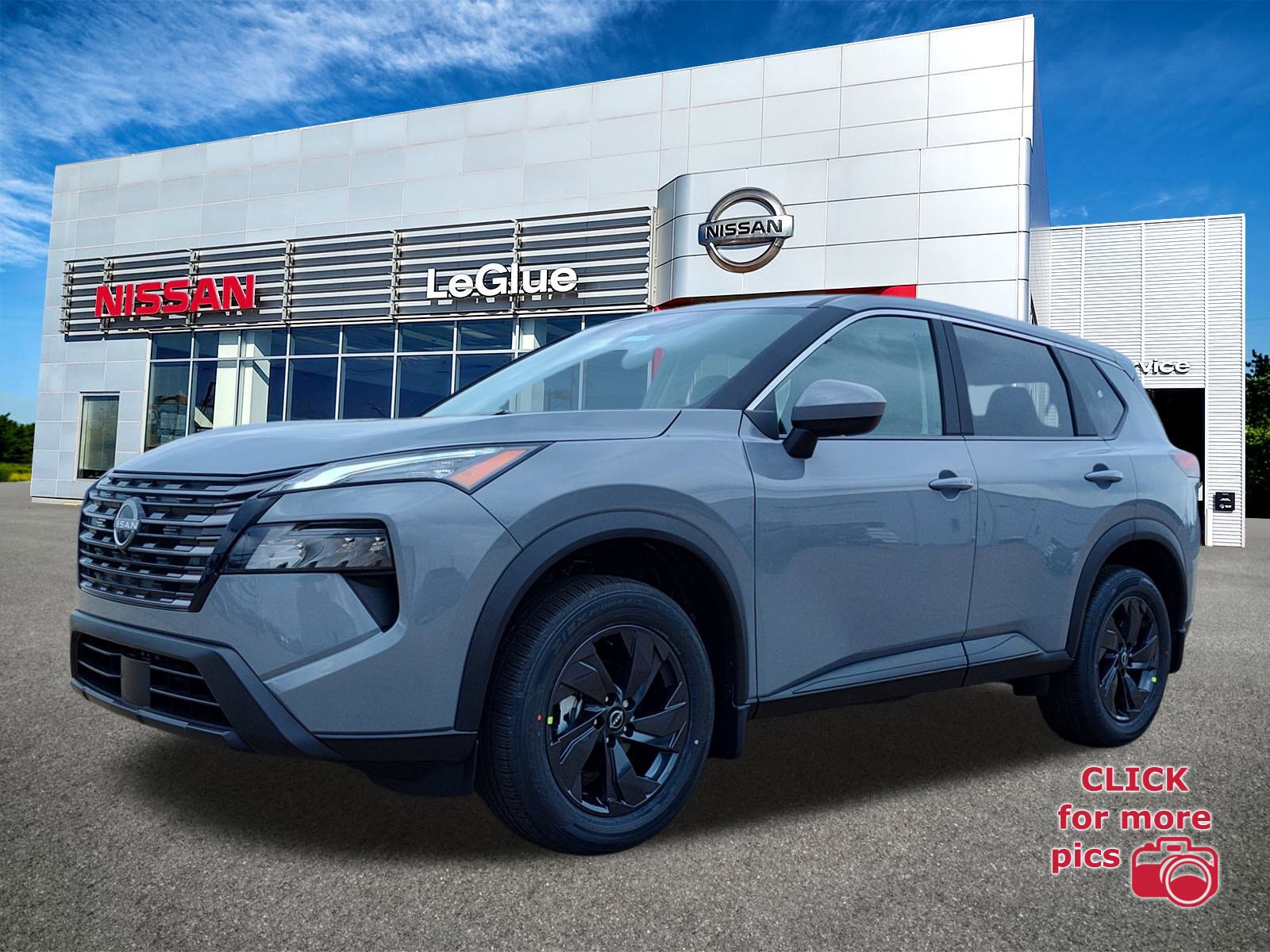 2026 Nissan Rogue SV's photo