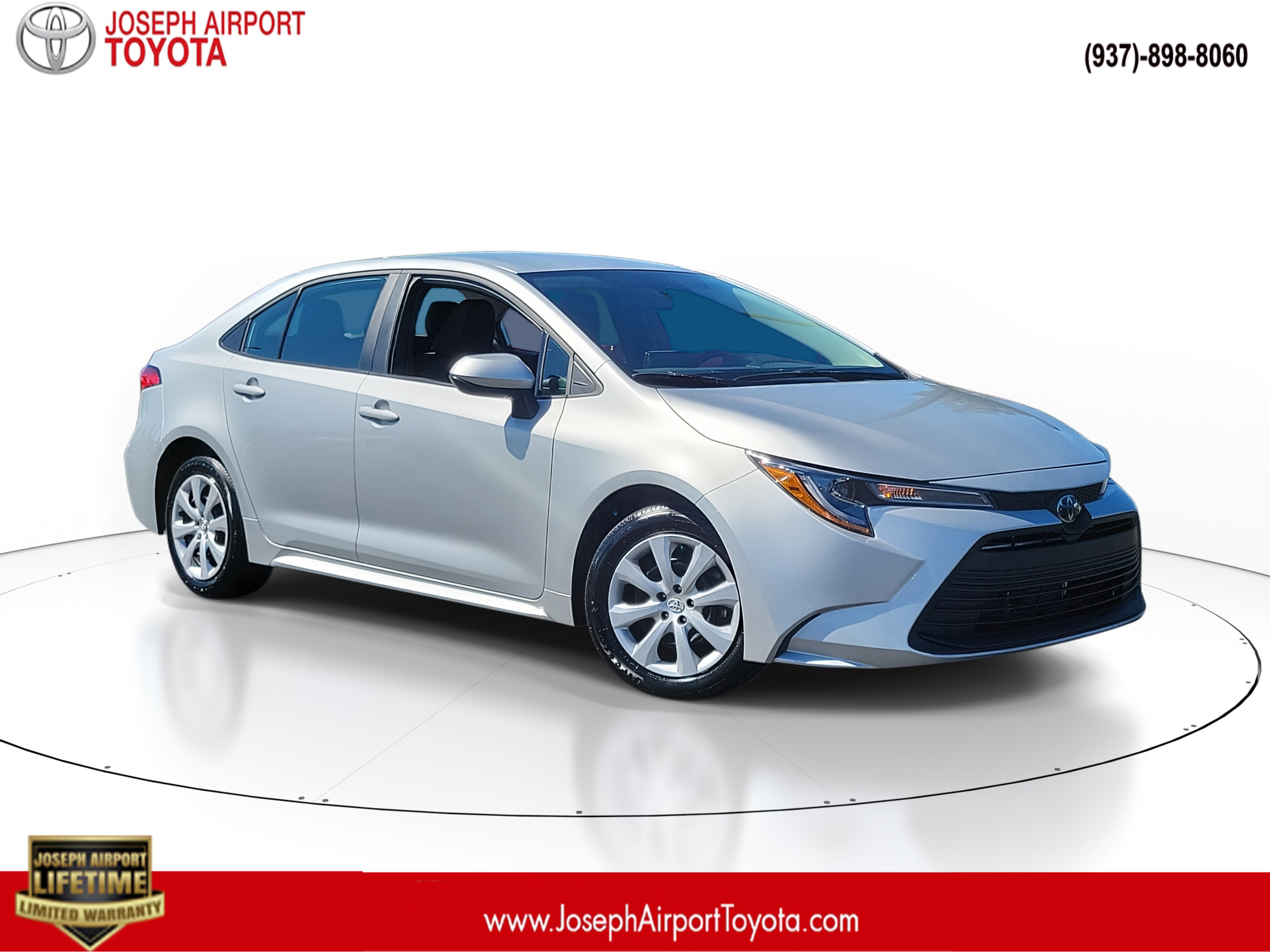 2024 Toyota Corolla LE's photo