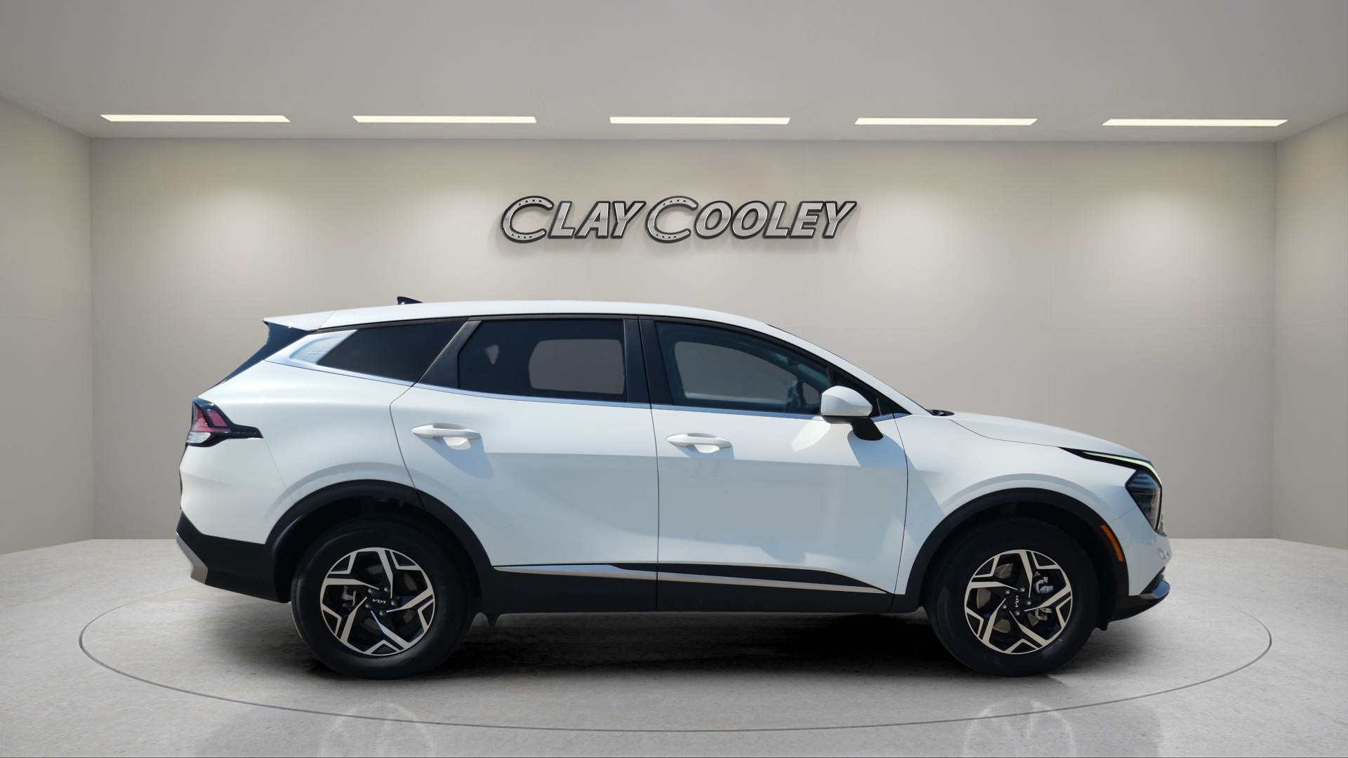 2024 Kia Sportage LX photo 2