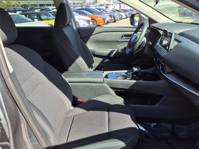 2026 Nissan Rogue S photo 5