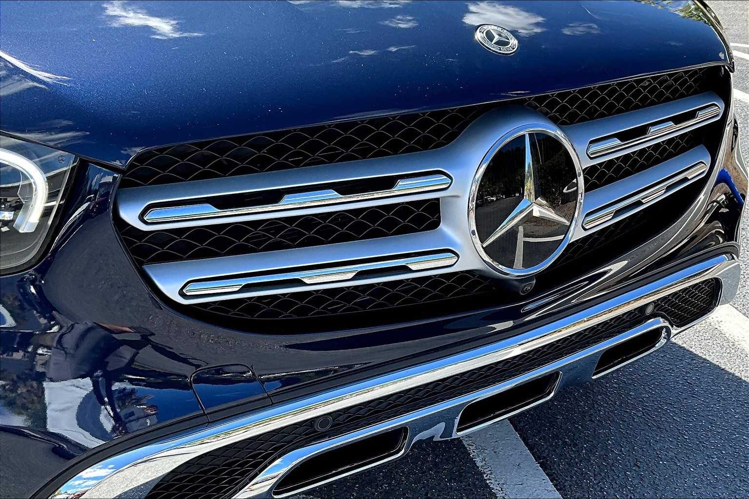 2021 Mercedes Benz GLC 300 photo 29