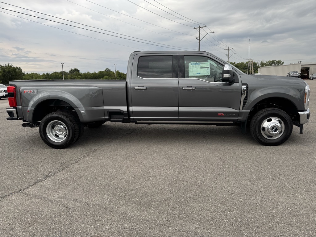 2026 Ford F-350 photo 4