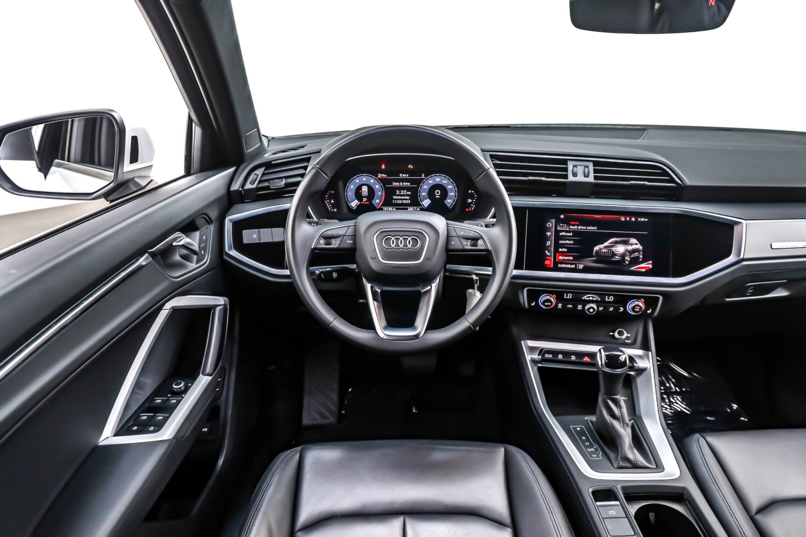 2022 Audi Q3 S line Premium 45 TFSI photo 4