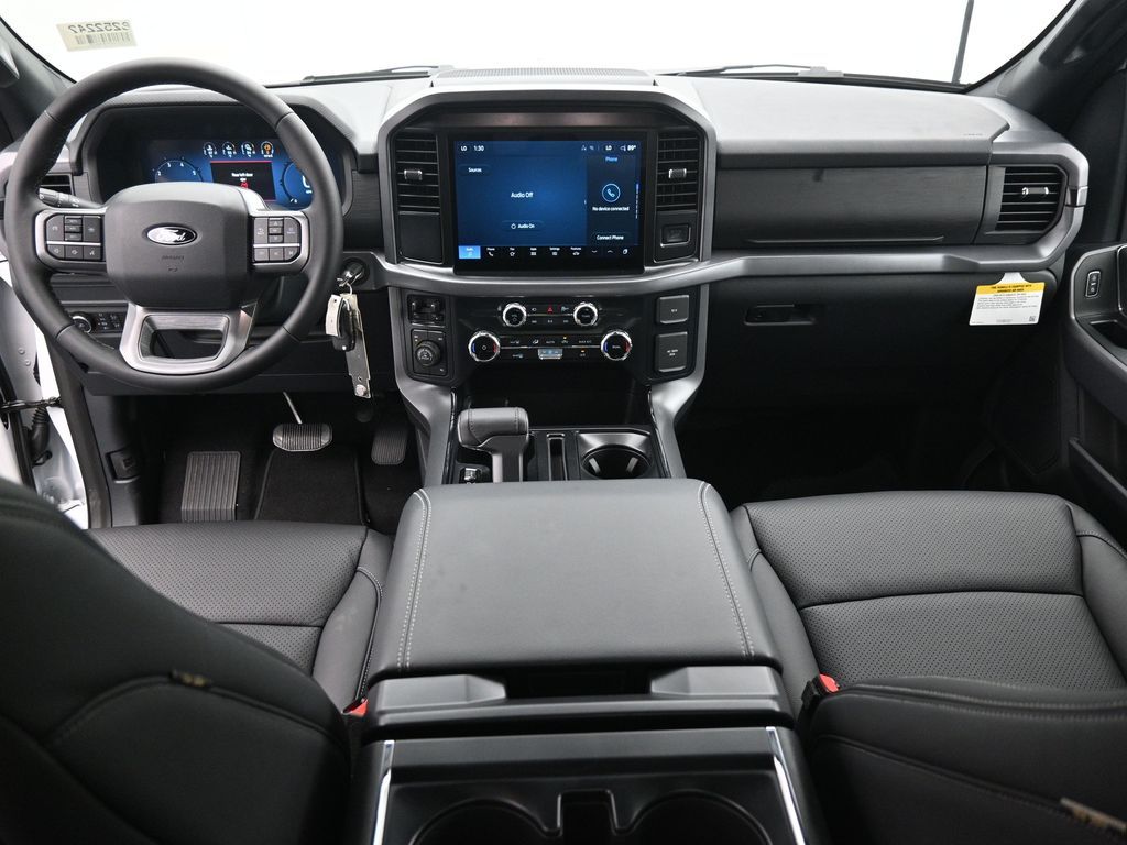 2025 Ford F-150 XLT photo 19