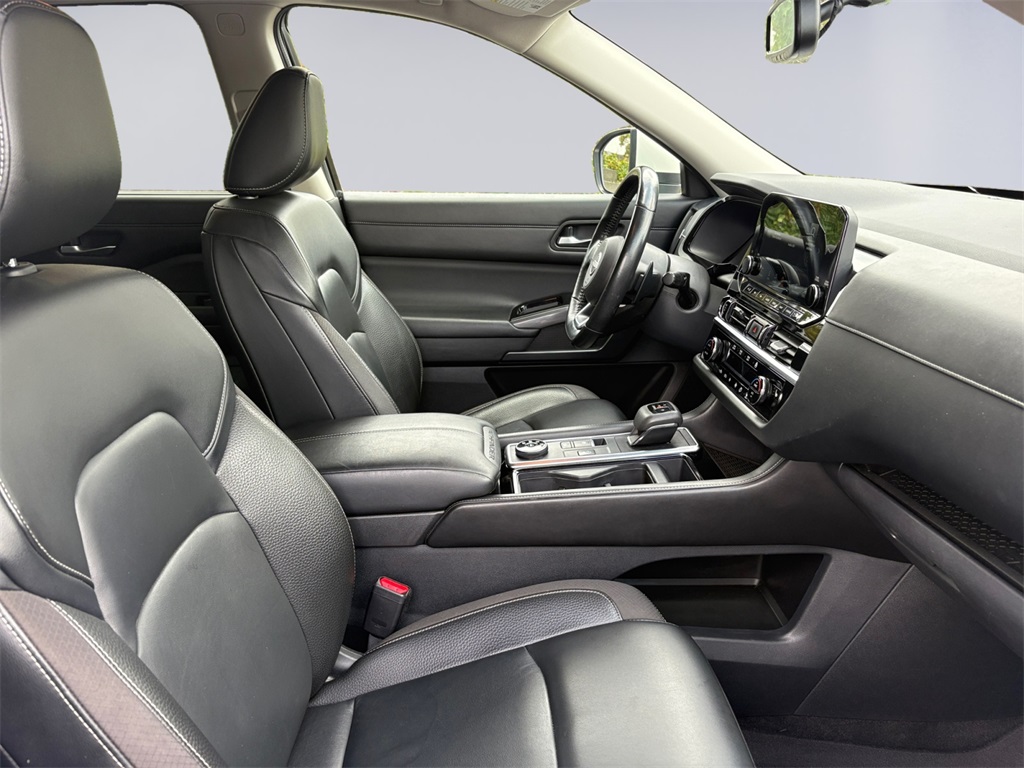 2022 Nissan Pathfinder SL photo 16