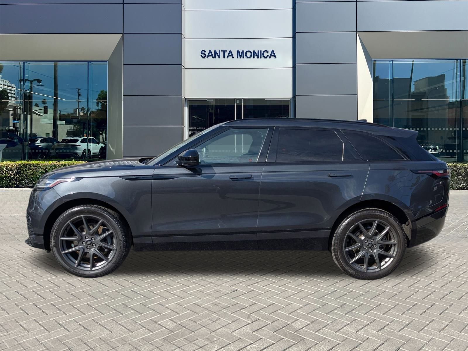 2023 Land Rover Range Rover Velar R-Dynamic S photo 9